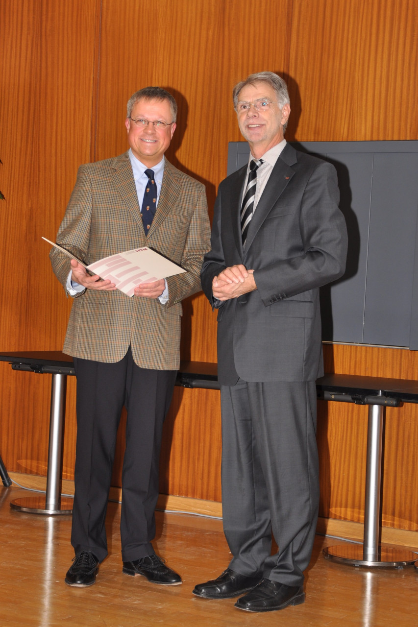 v.l.n.r.: Professor Dr. med. habil. Dr. h. c. Dirk Pickuth und Professor Dr. Wolfgang Cornetz