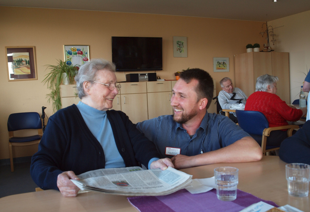 Steffen Wisniewski kümmert sich gern um die Bewohner im Hanns-Joachim-Haus