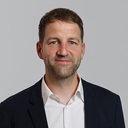 Dr. Peter Lauer
Chief Financial Officer